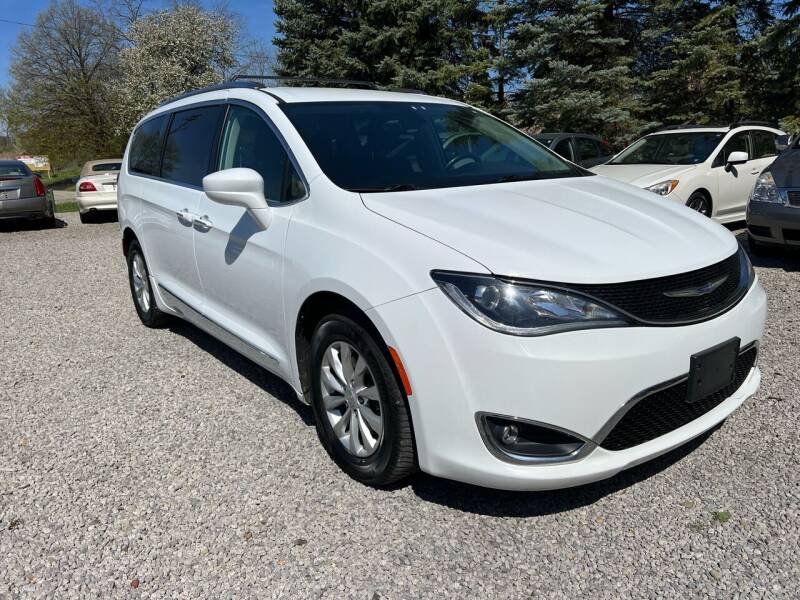 Used 2018 Chrysler Pacifica Touring L with VIN 2C4RC1BG9JR110759 for sale in Warrensville Heights, OH