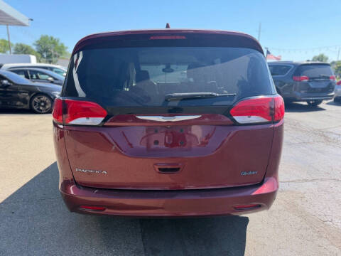 2017 Chrysler Pacifica Touring