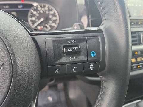 2025 Nissan Pathfinder SL