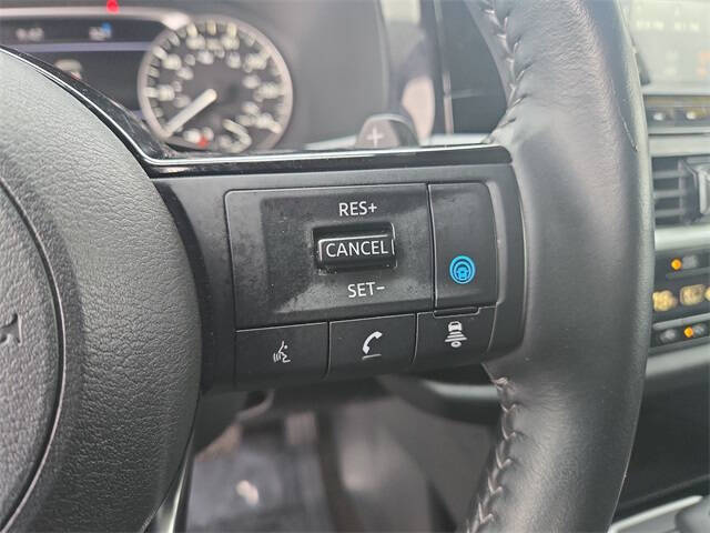 2025 Nissan Pathfinder SL