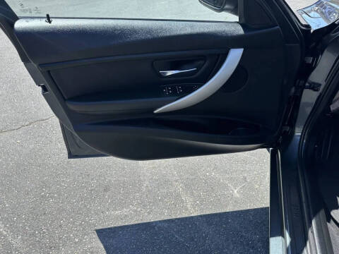 2017 BMW 3 Series 320i