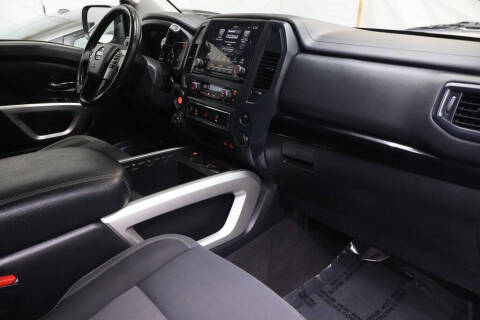 2022 Nissan Titan SV