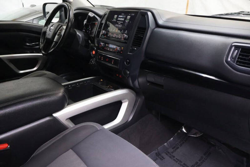 2022 Nissan Titan SV