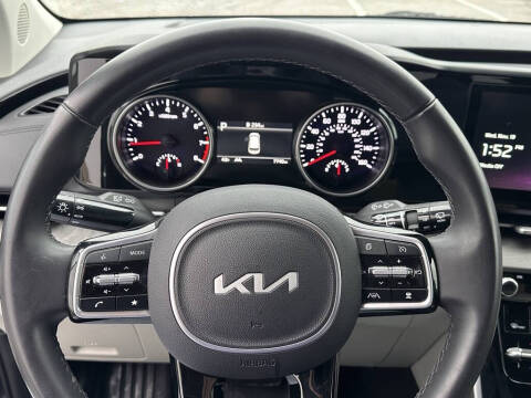 2024 Kia Carnival EX