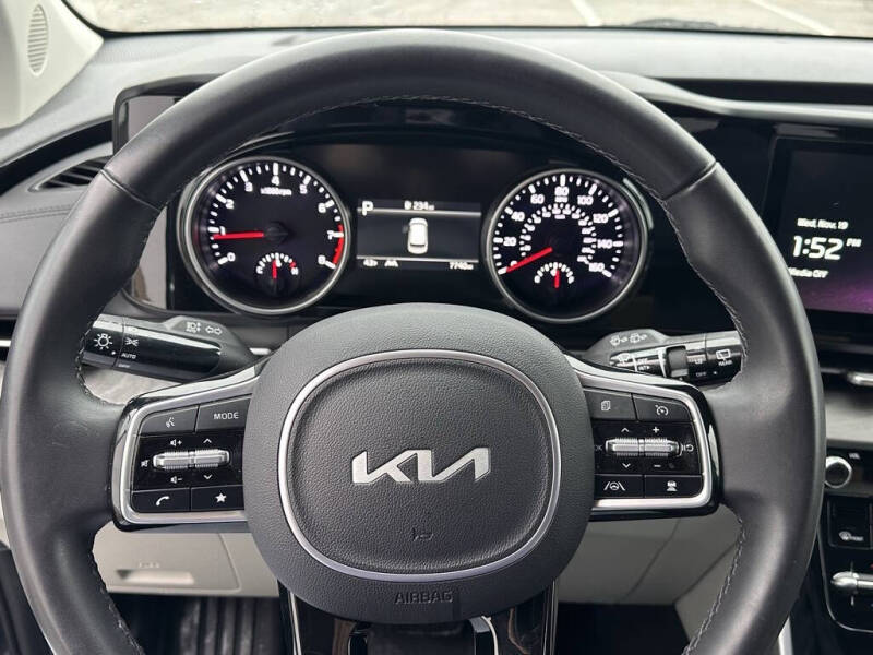 2024 Kia Carnival EX