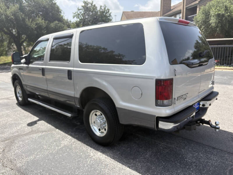 2005 Ford Excursion XLT