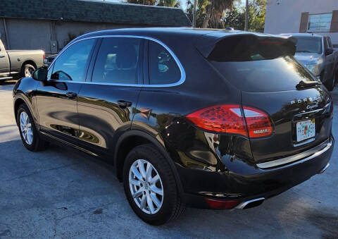 2014 Porsche Cayenne Platinum