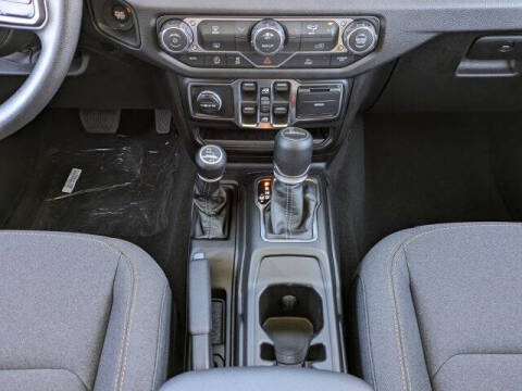 2026 Jeep Gladiator Sport