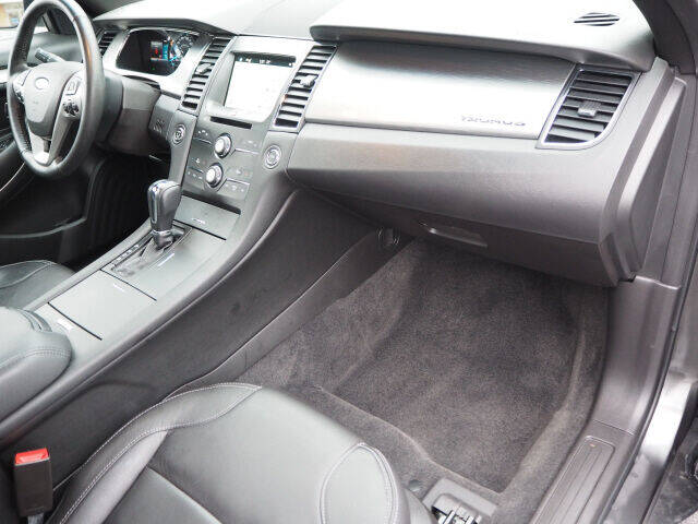 2017 Ford Taurus SEL