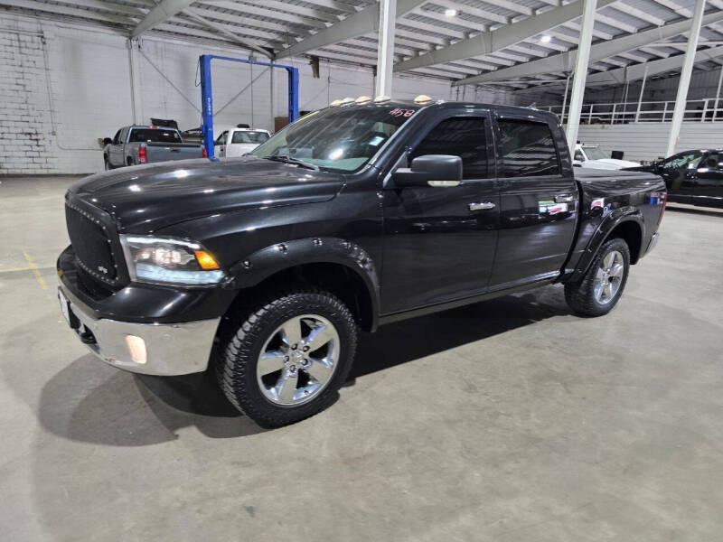 2017 RAM 1500 Big Horn 4x4 Crew Cab 5'7's photo