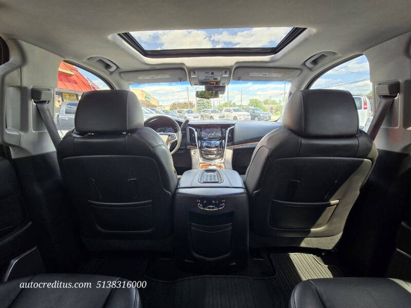 2017 Cadillac Escalade Luxury