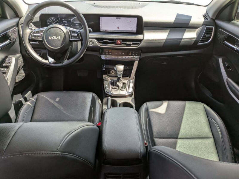 2025 Kia Seltos EX