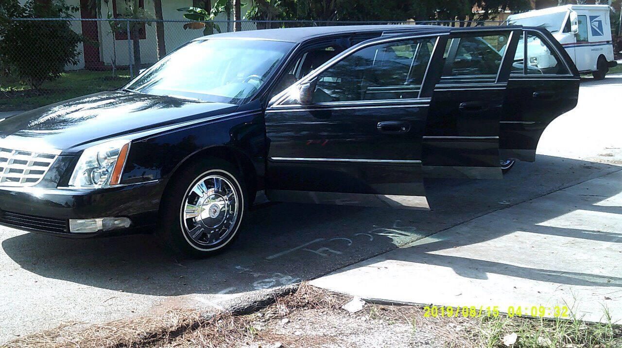 2010 Cadillac DTS Limousine - $12,950