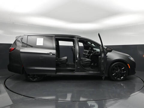 2019 Chrysler Pacifica Touring L Plus