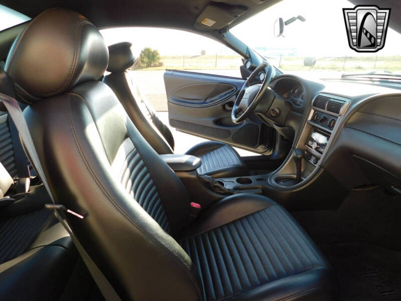 2004 Ford Mustang Mach 1 Premium