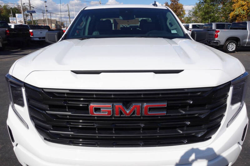 2025 GMC Sierra 1500 Elevation
