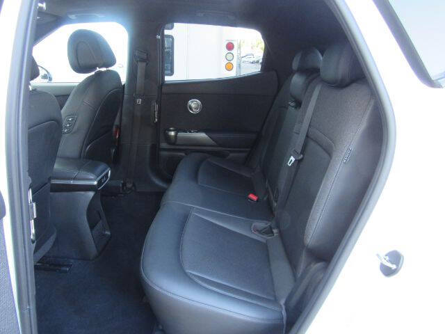 2024 Genesis GV60 Standard