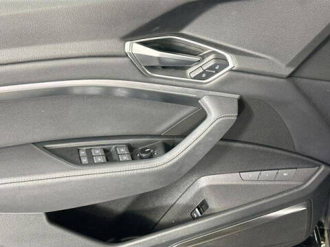 2023 Audi e-tron quattro Premium Plus