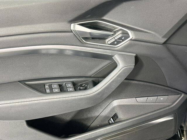 2023 Audi e-tron quattro Premium Plus