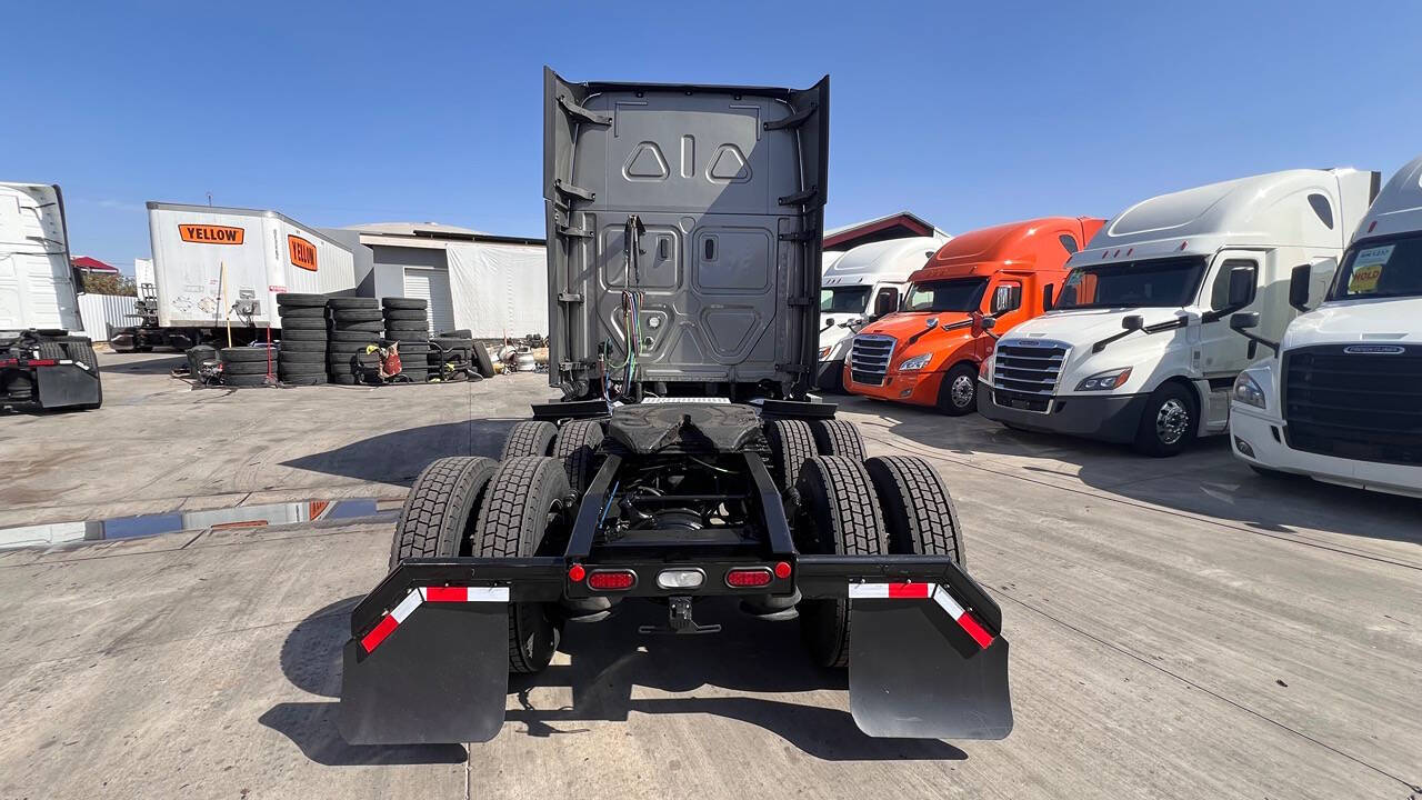 2020 Freightliner Cascadia for sale at KING TRUCK TRAILER SALES in Bakersfield, CA