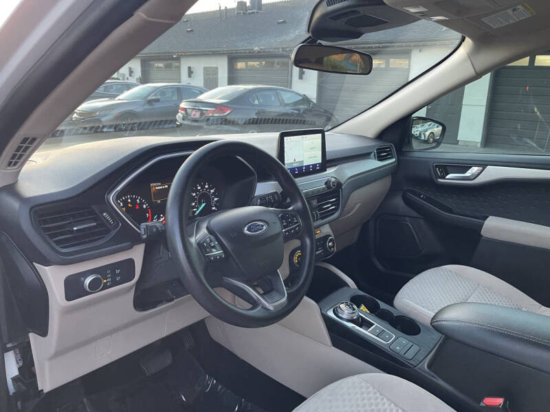 2020 Ford Escape SE