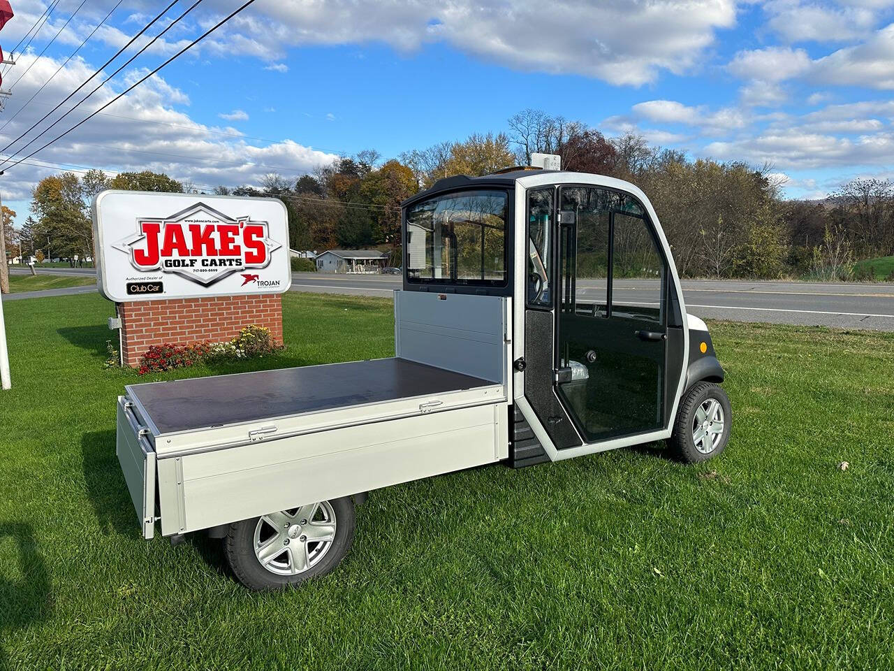 2024 Club Car Urban Lithium for sale at Jake's Golf Carts in MCVEYTOWN, PA