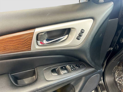 2020 Nissan Pathfinder Platinum