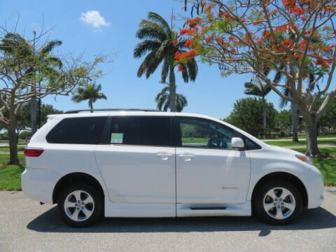 2016 Toyota Sienna LE Mobility 7-Passenger