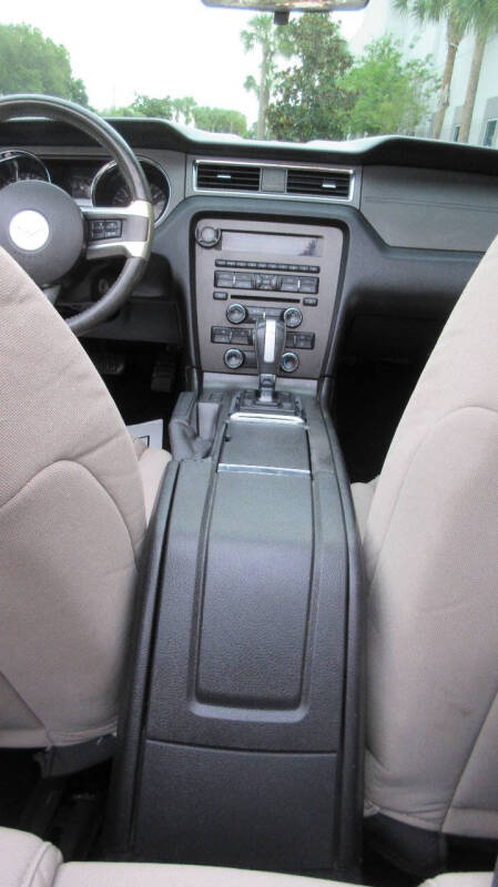 2014 Ford Mustang V6