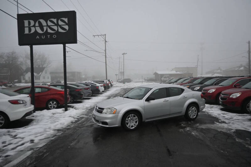 2012 Dodge Avenger SE's photo