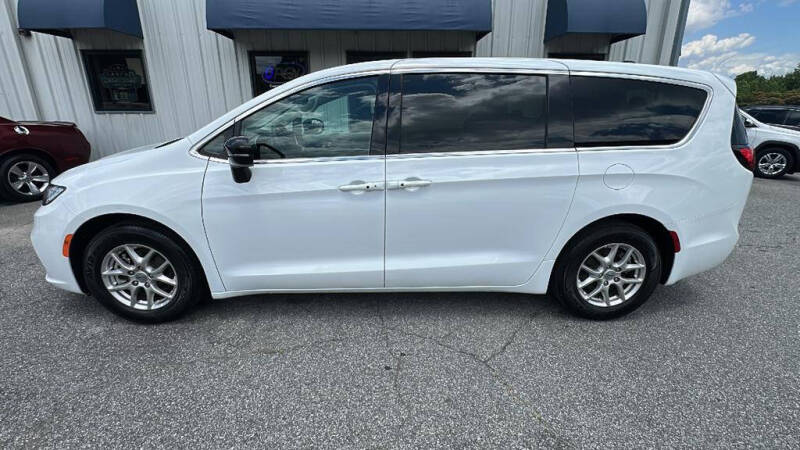 2024 Chrysler Pacifica Touring L