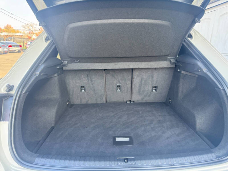 2021 Audi Q3 quattro Premium 40 TFSI