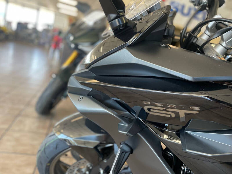 2024 Suzuki GSX-S1000GT