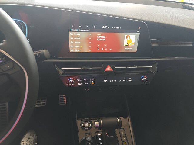 2025 Kia Niro SX Touring