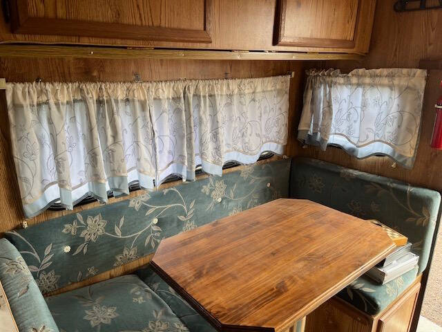 1991 Cascade 10 Ft Truck Camper