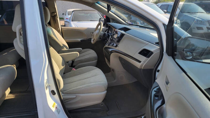 2014 Toyota Sienna L 7-Passenger