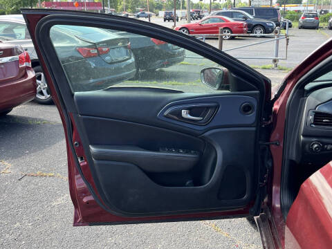 2015 Chrysler 200 S