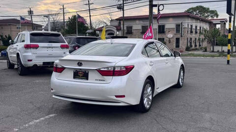 2015 Lexus ES 300h