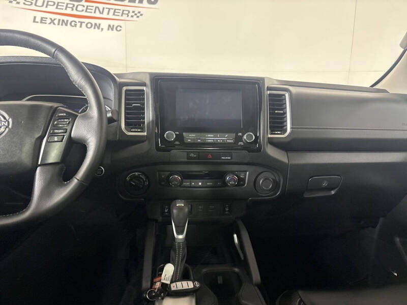 2024 Nissan Frontier SL