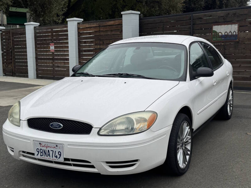 2005 Ford Taurus SE