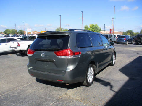 2011 Toyota Sienna LE 7-Passenger