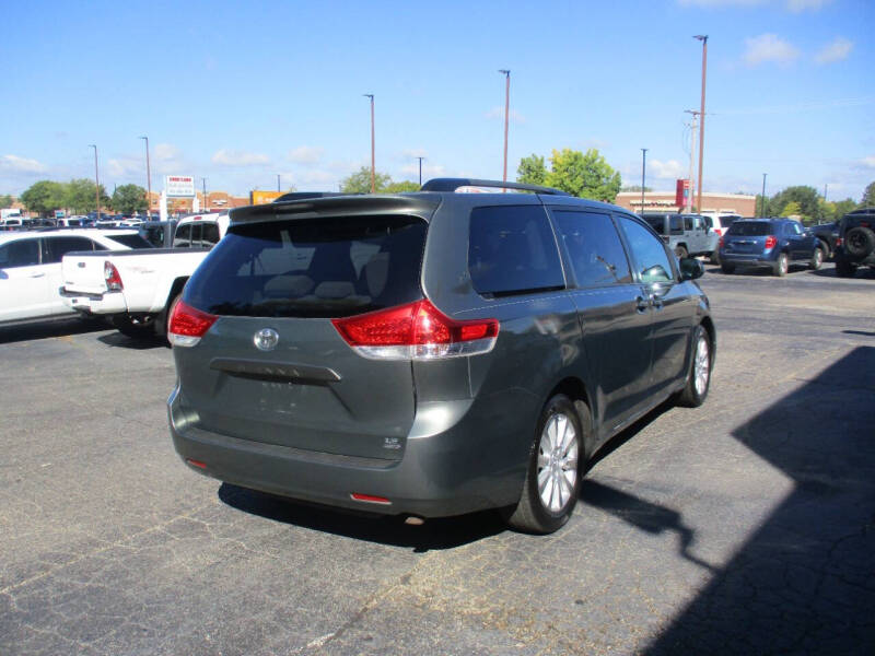 2011 Toyota Sienna LE 7-Passenger