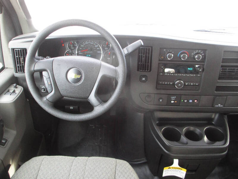 2025 Chevrolet Express 2500