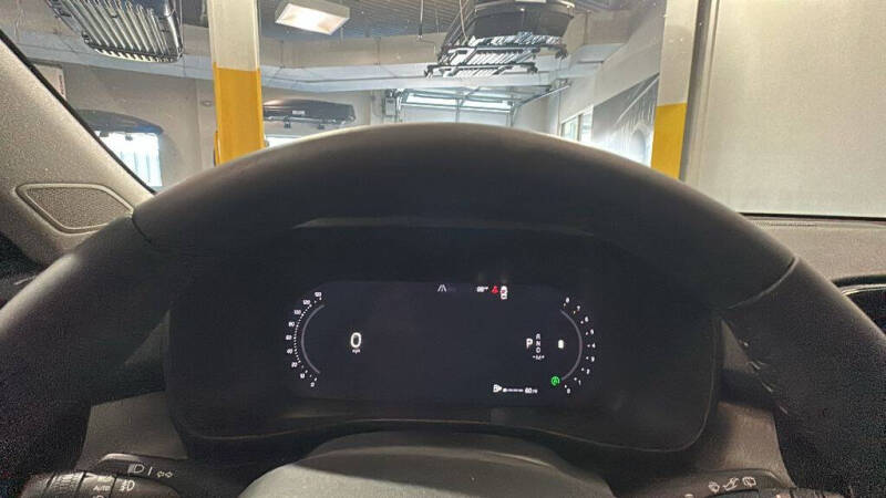 2025 Volvo XC40 B5 Ultra Dark Theme