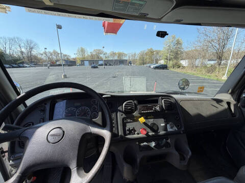 2008 Freightliner M2 112