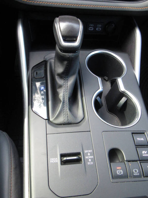 2023 Toyota Highlander Hybrid Bronze Edition