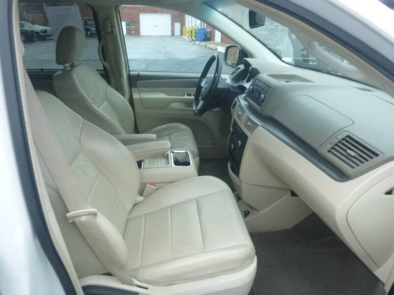 2009 Volkswagen Routan SEL