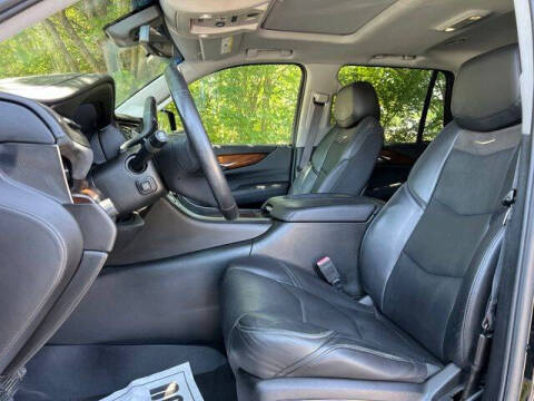 2017 Cadillac Escalade Luxury