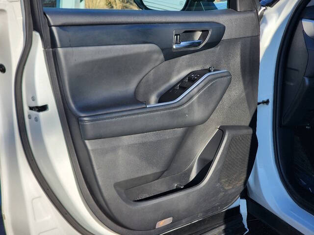 2022 Toyota Highlander Hybrid XLE