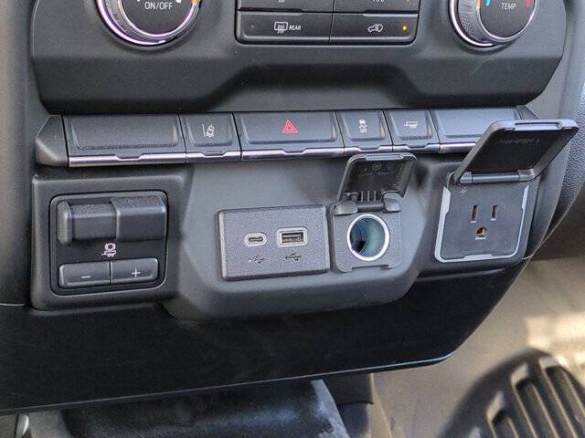 2025 Chevrolet Silverado 3500HD CC